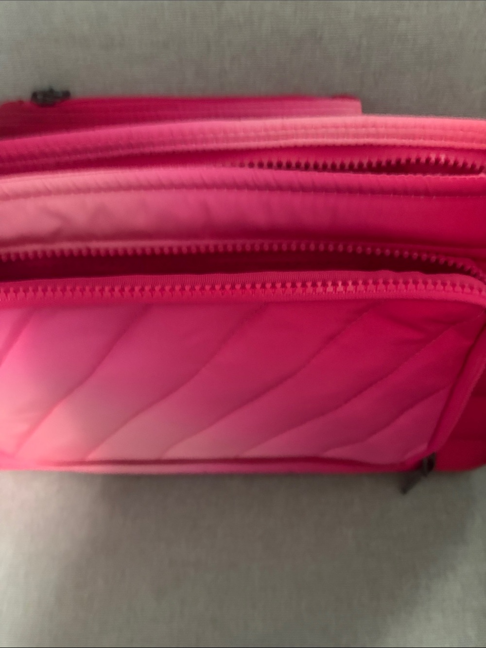 THINK ROYLN Pink Ombre Quilted Crossbody Bag Set - Picture 4 of 8